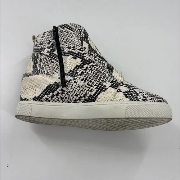 Outwoods Beige and Black Snakeskin Boots - Picture 4 of 6